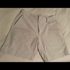 Lululemon Mens Commission Classic-Fit Short 7" 
VersaTwill
